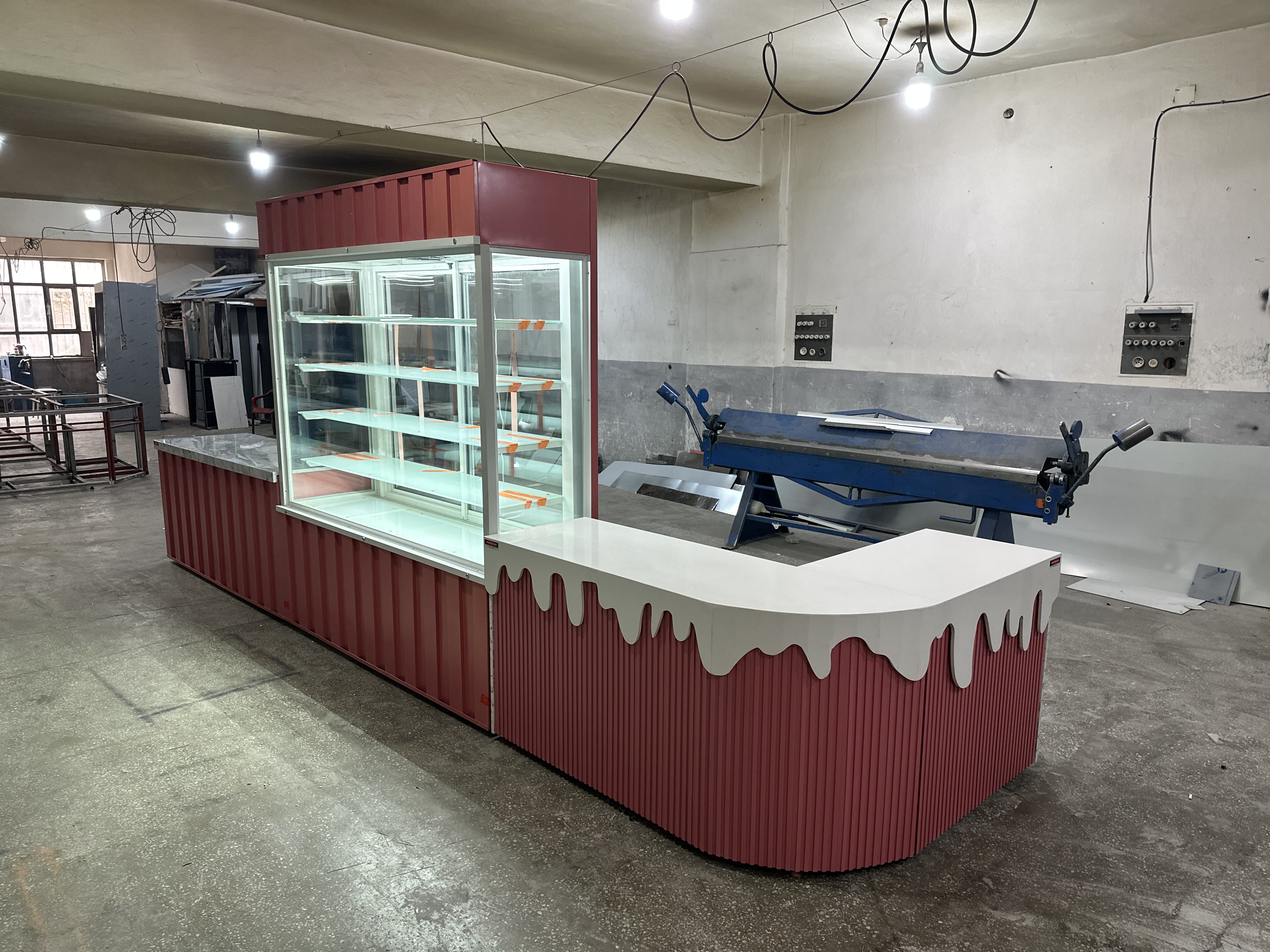 Ekleristan teşhir ürünleri soğutmalı cephe dolabı kasa banko tezhgah dolabı 