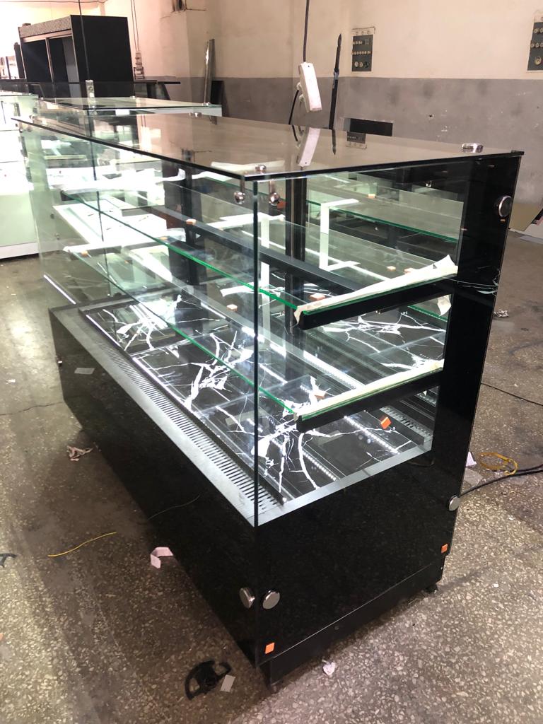 150 cm meze tatlı dolabı boyalı temper camlı